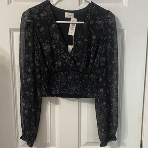 NWT Wilfred Aritzia Black Floral Genoa Flowy Blouse